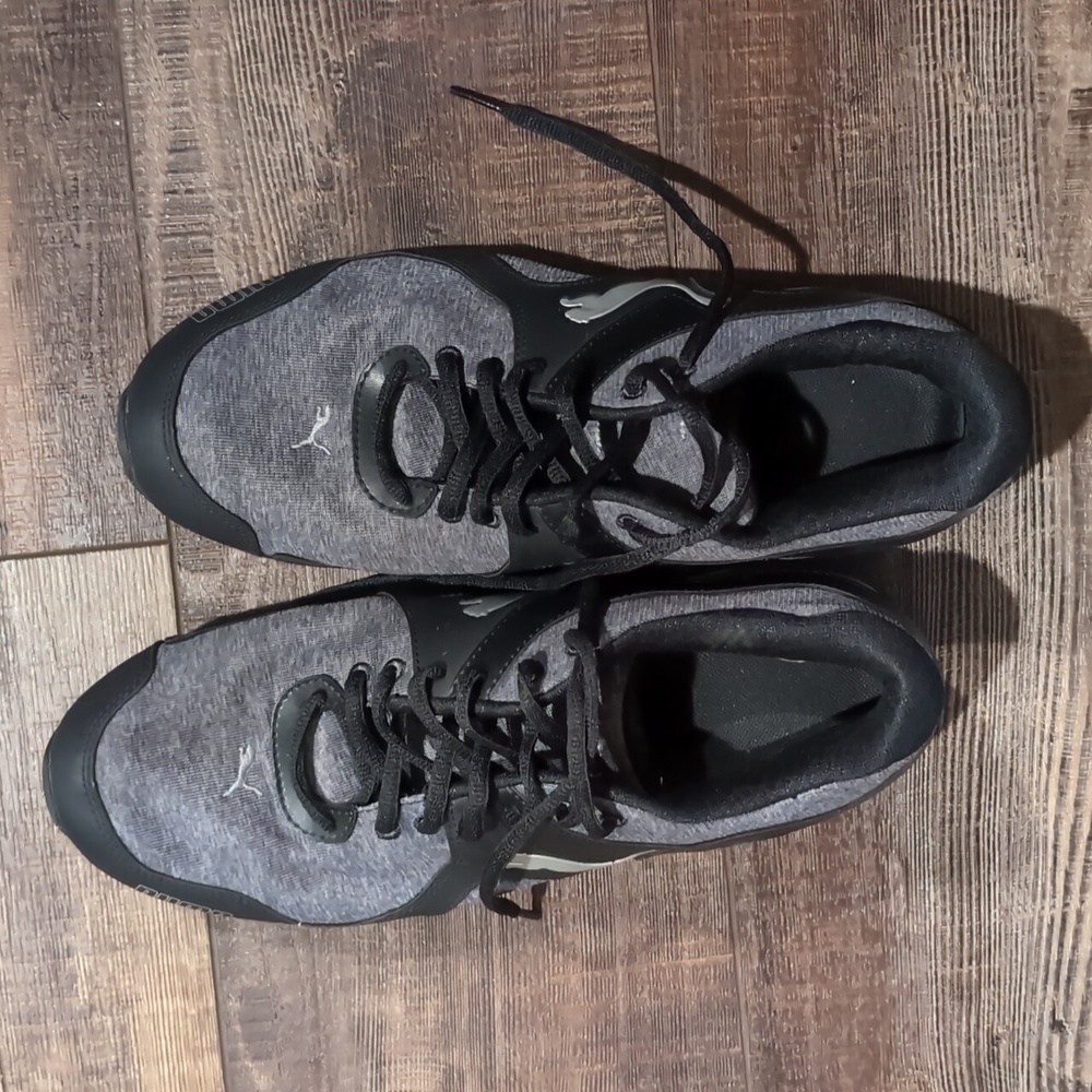 Black and gray puma sneaker